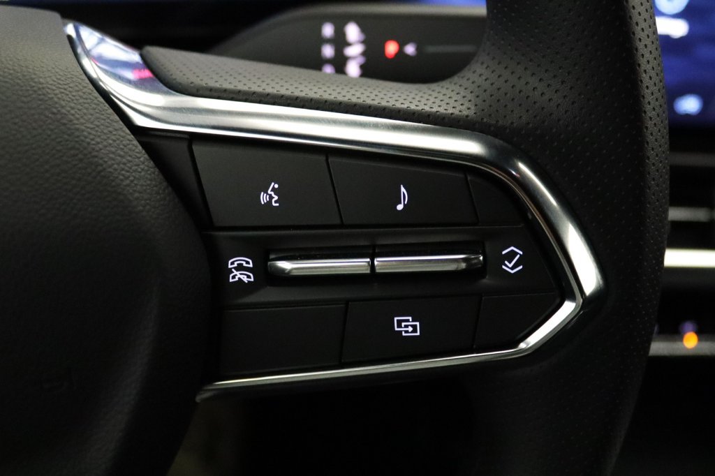 Certified 2026 Chevrolet Equinox EV LT FWD image 22