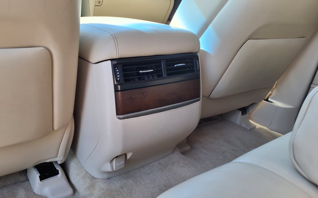 Used 2021 Lexus LX 570 4WD w/ Luxury Package image 22