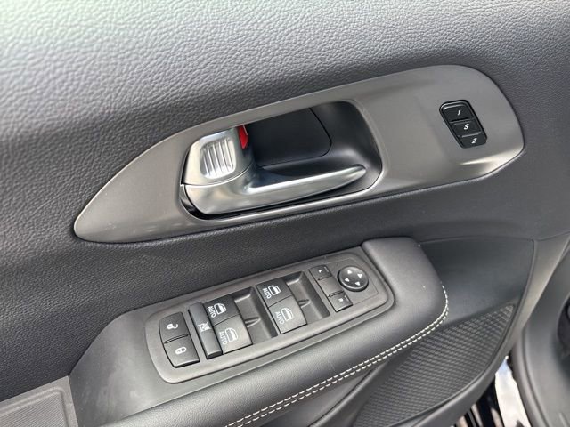 New 2026 Chrysler Pacifica Select image 21