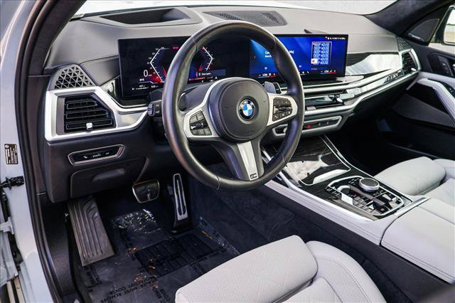 Used 2026 BMW X7 xDrive40i AWD/4WD image 10