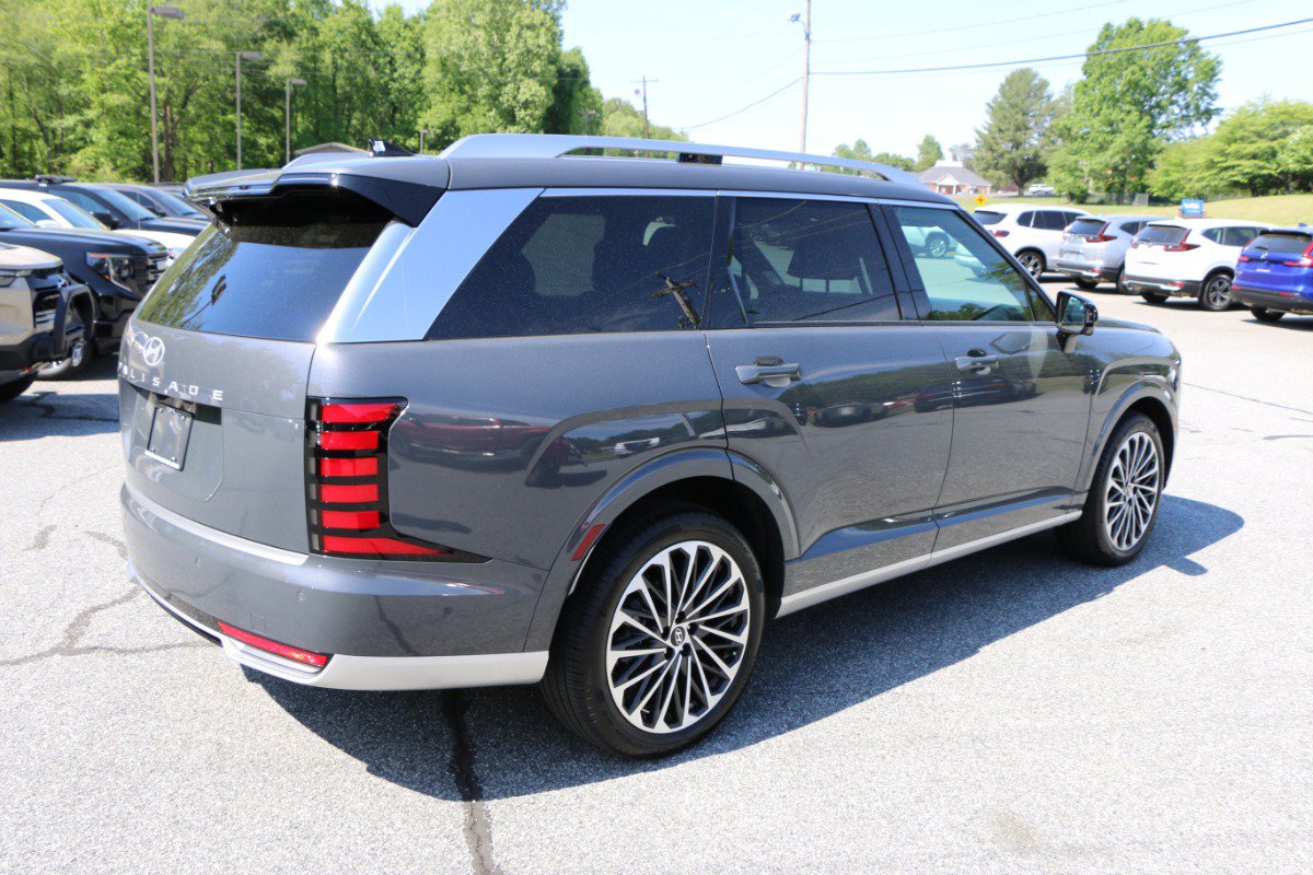 Used 2026 Hyundai Palisade Calligraphy FWD image 8
