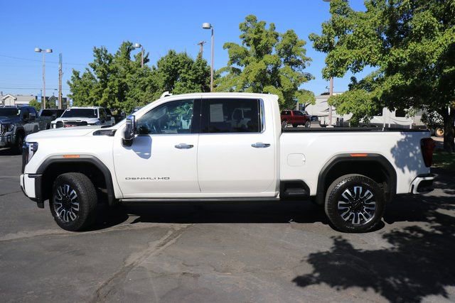 Used 2024 GMC Sierra 2500 Denali Ultimate image 3