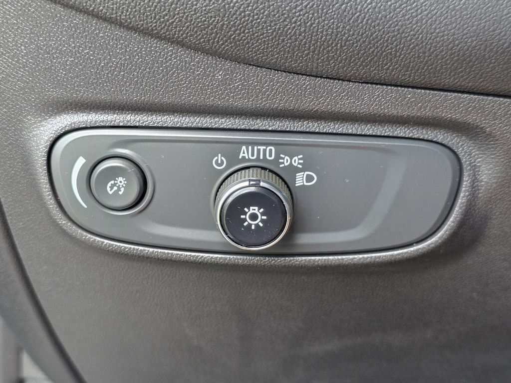 Used 2023 Chevrolet Equinox LT AWD/4WD image 22