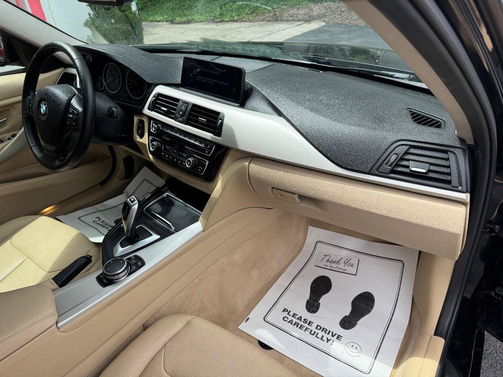 Used 2016 BMW 320i Sedan RWD image 24