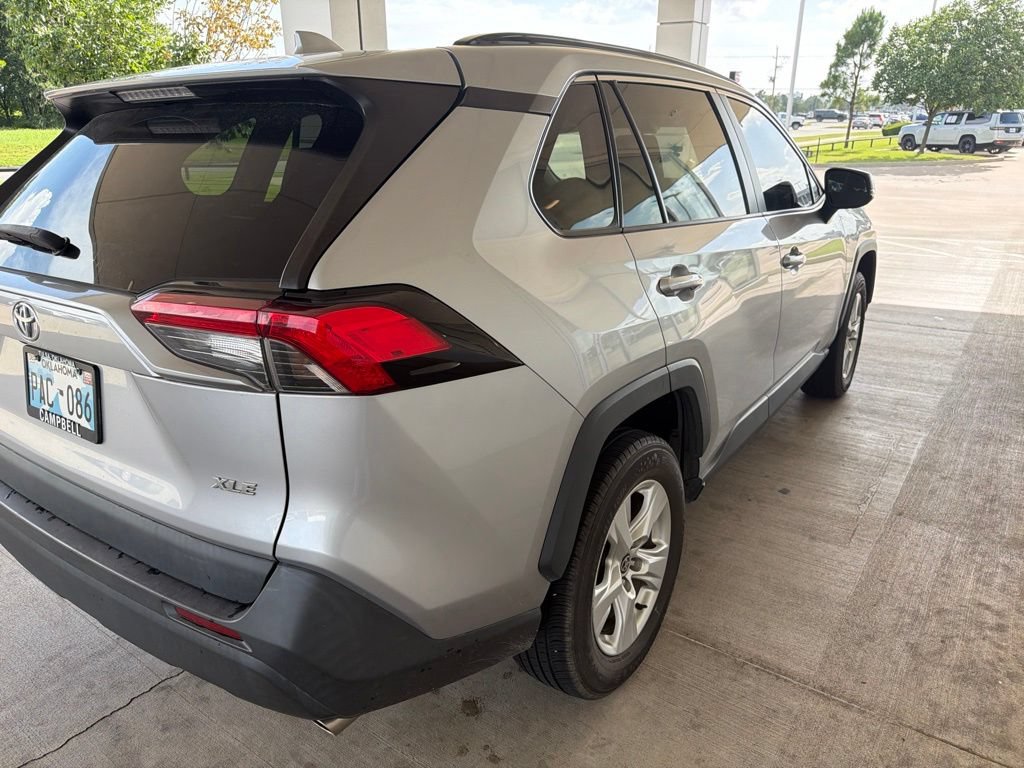 Used 2021 Toyota RAV4 XLE FWD image 4