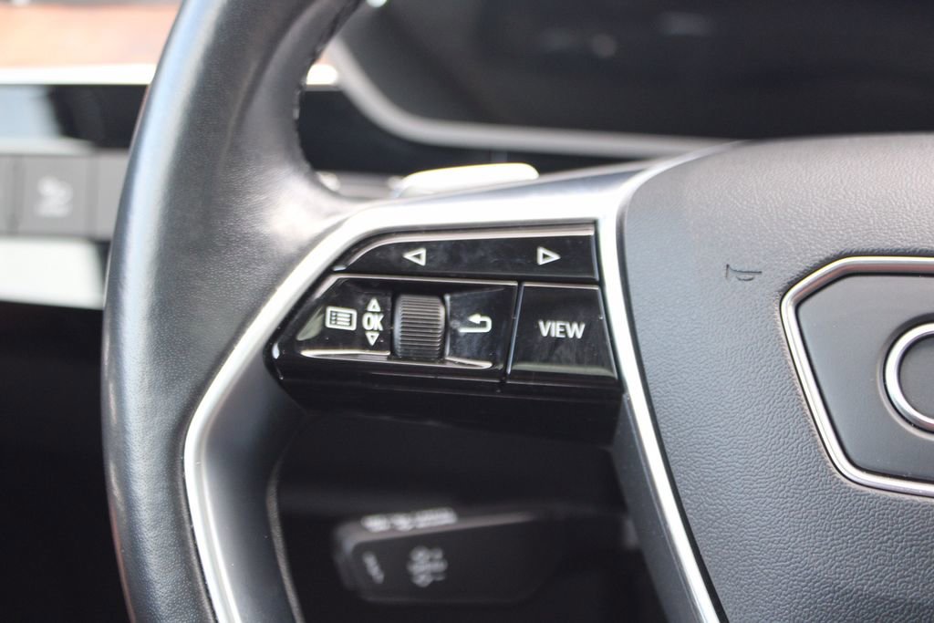 Used 2022 Audi e-tron Premium w/ Towing Package image 19