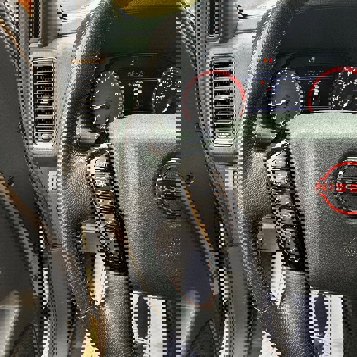 Used 2022 Nissan Frontier PRO-4X w/ Off-Road Protection Package image 19