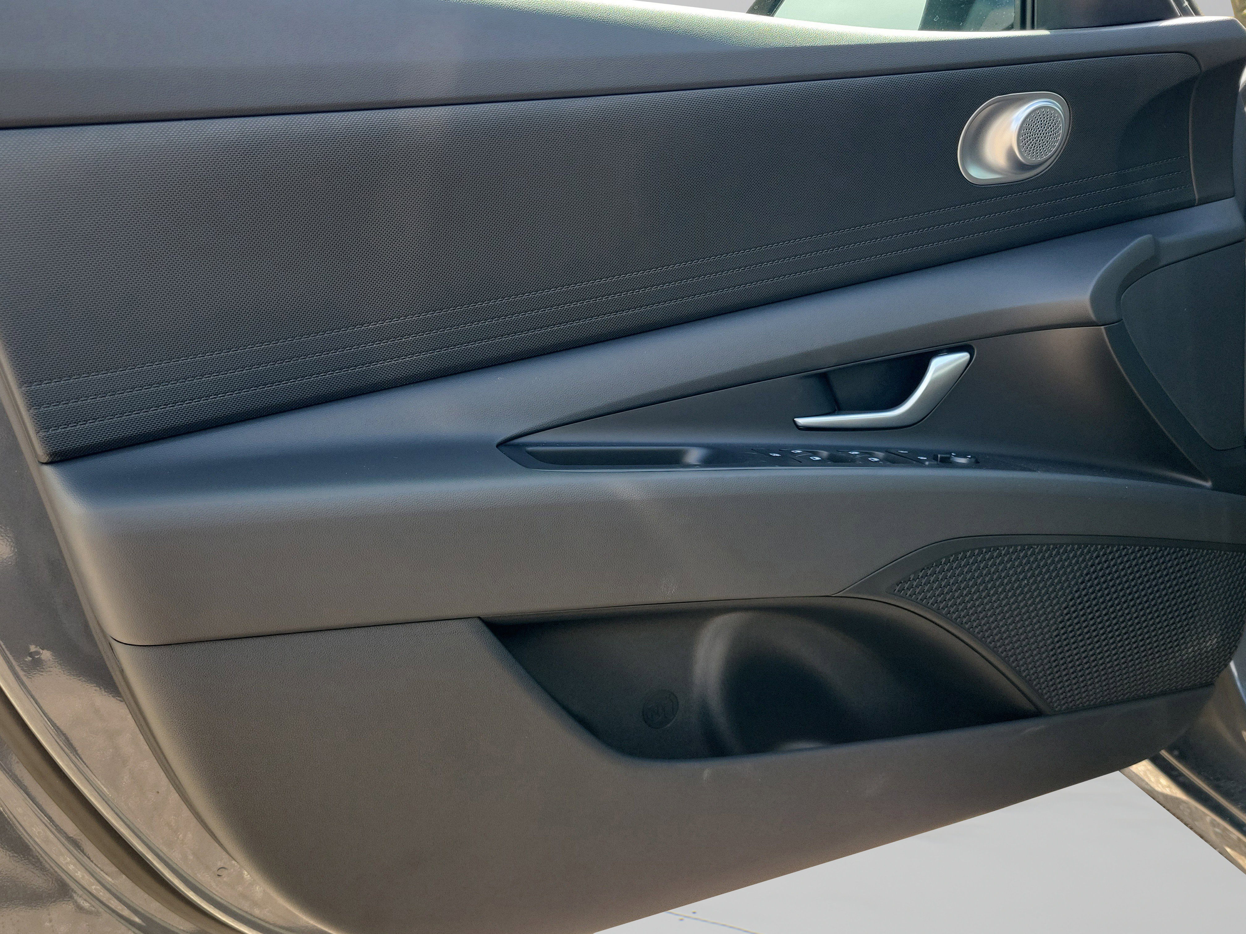 New 2025 Hyundai Elantra Blue image 5