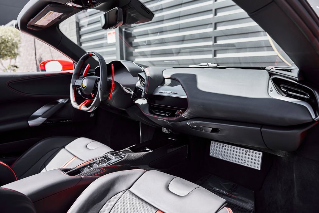 Used 2025 Ferrari SF90 Spider image 47