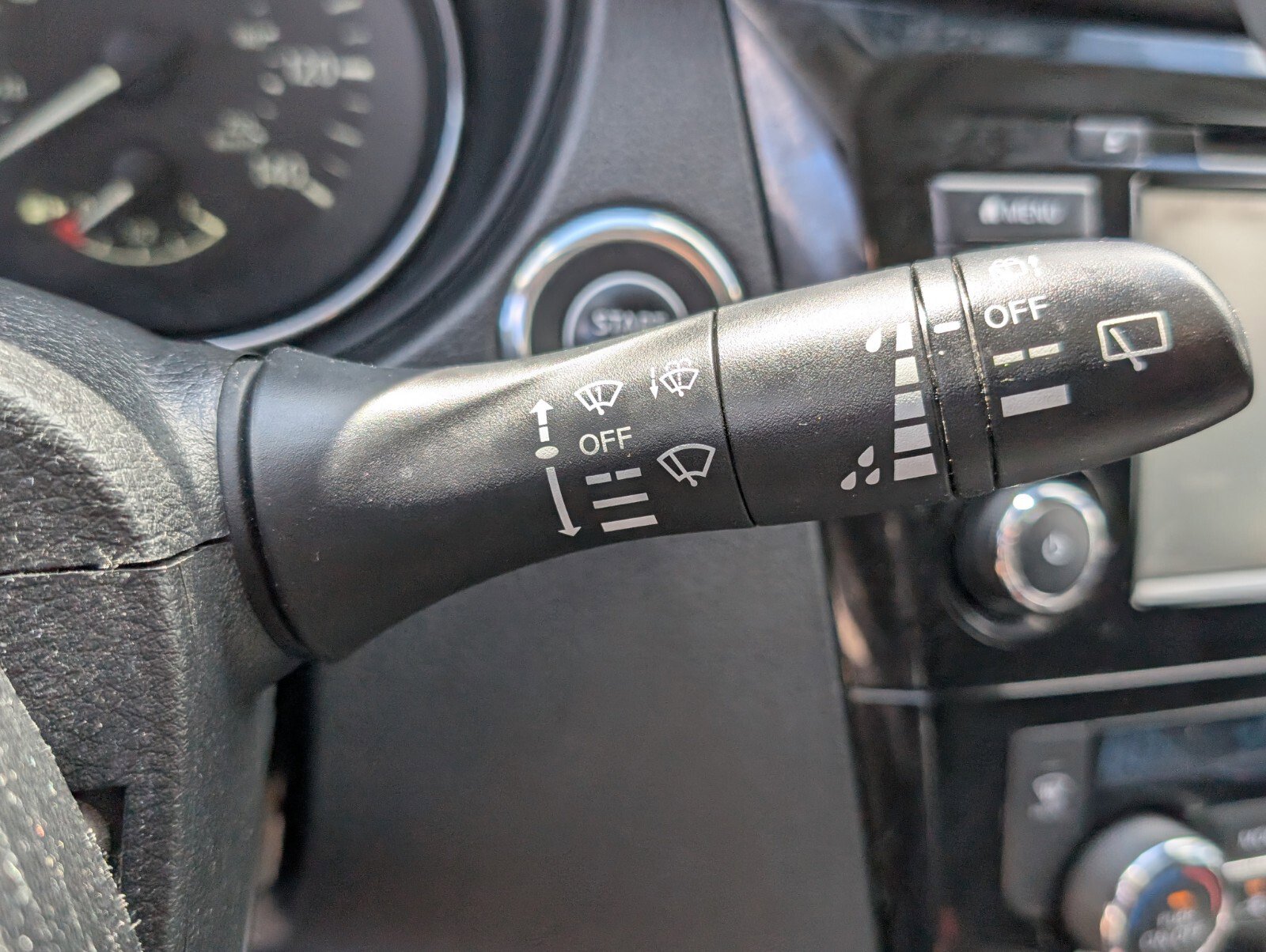 Used 2020 Nissan Rogue SV FWD image 34