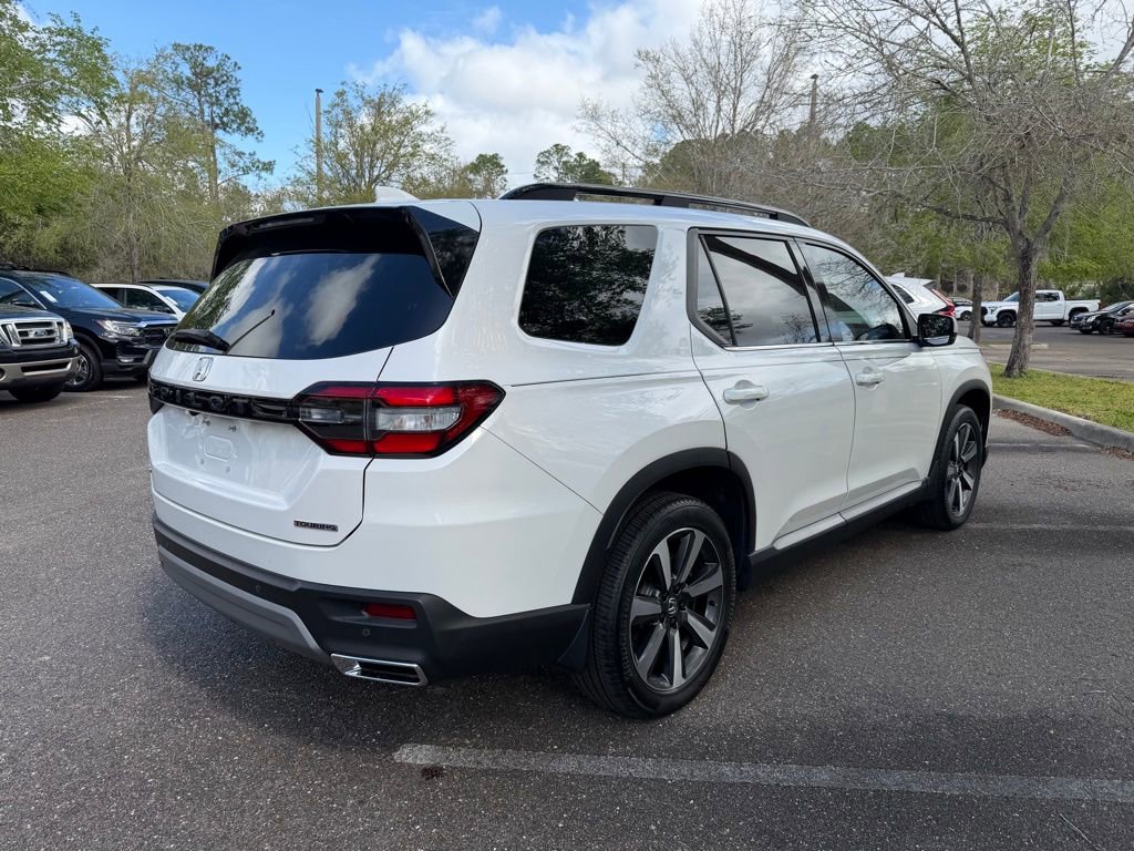 Certified 2025 Honda Pilot Touring image 6