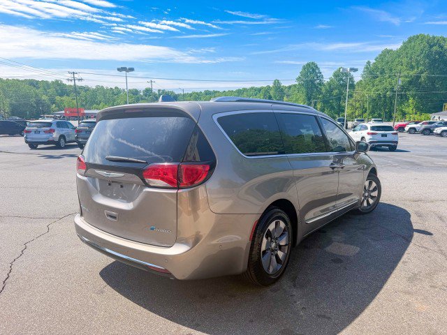 Used 2018 Chrysler Pacifica Limited w/ Advanced Safetytec Group FWD image 4