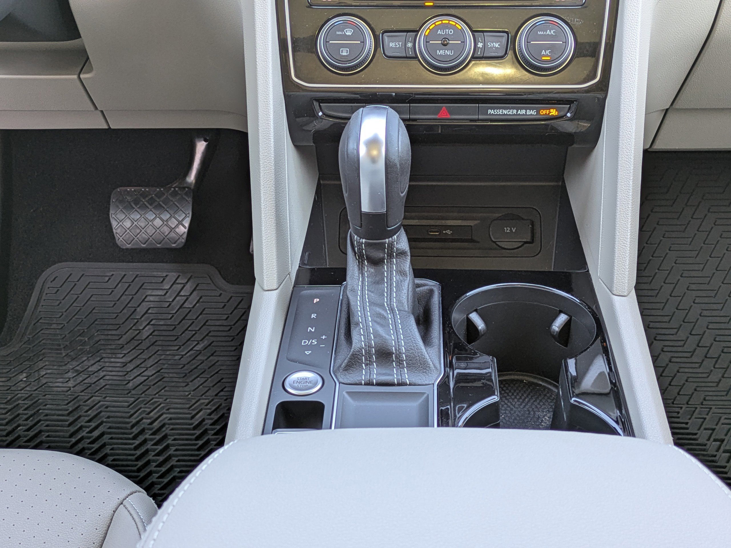 Used 2021 Volkswagen Atlas SEL image 15