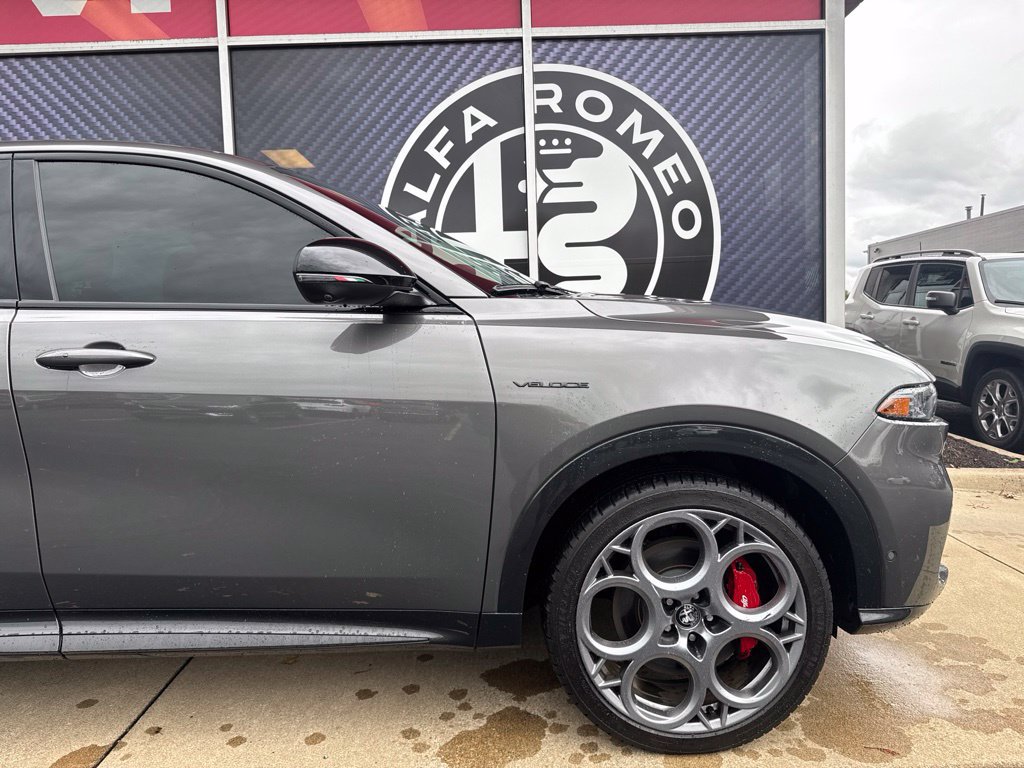 Used 2024 Alfa Romeo Tonale Veloce AWD/4WD image 3