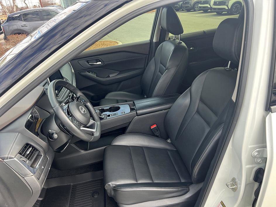 Certified 2023 Nissan Rogue SV w/ SV Premium B Package image 13