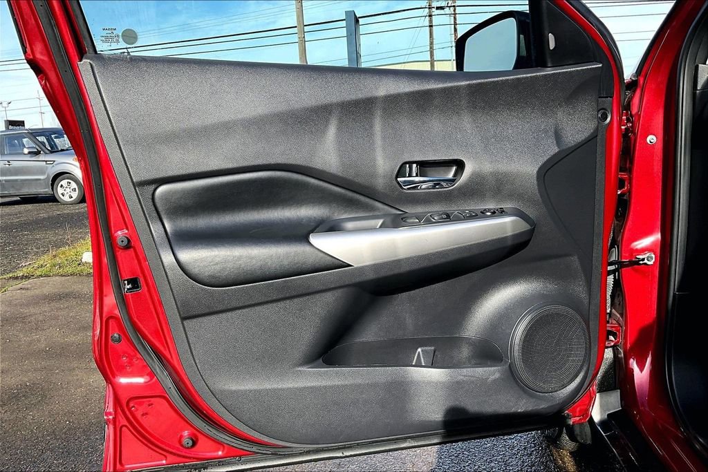 Used 2020 Nissan Kicks SR w/ SR Premium Package image 23