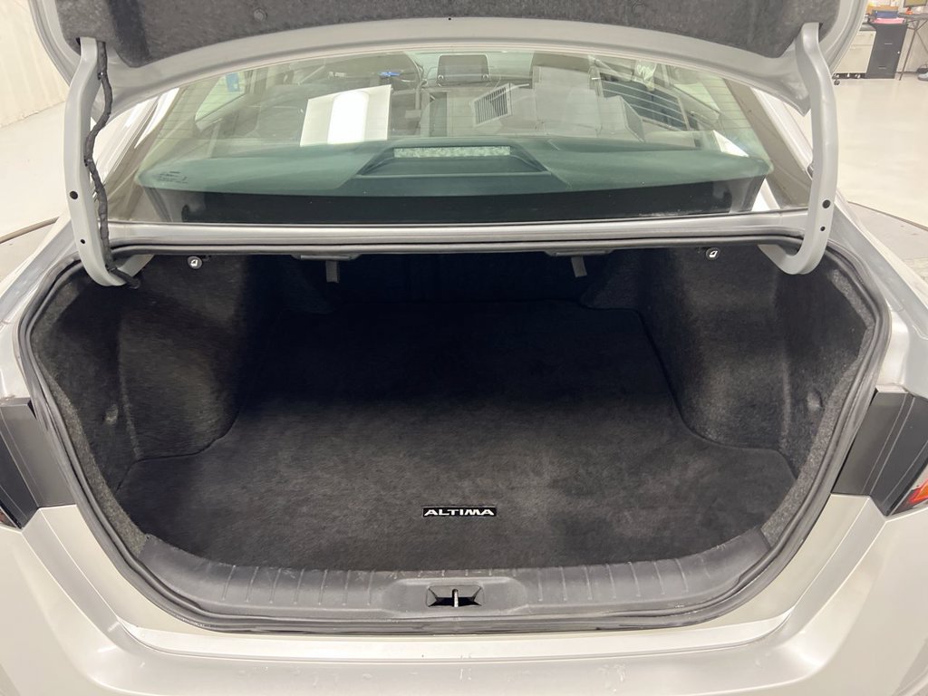 Used 2024 Nissan Altima 2.5 SV FWD image 23