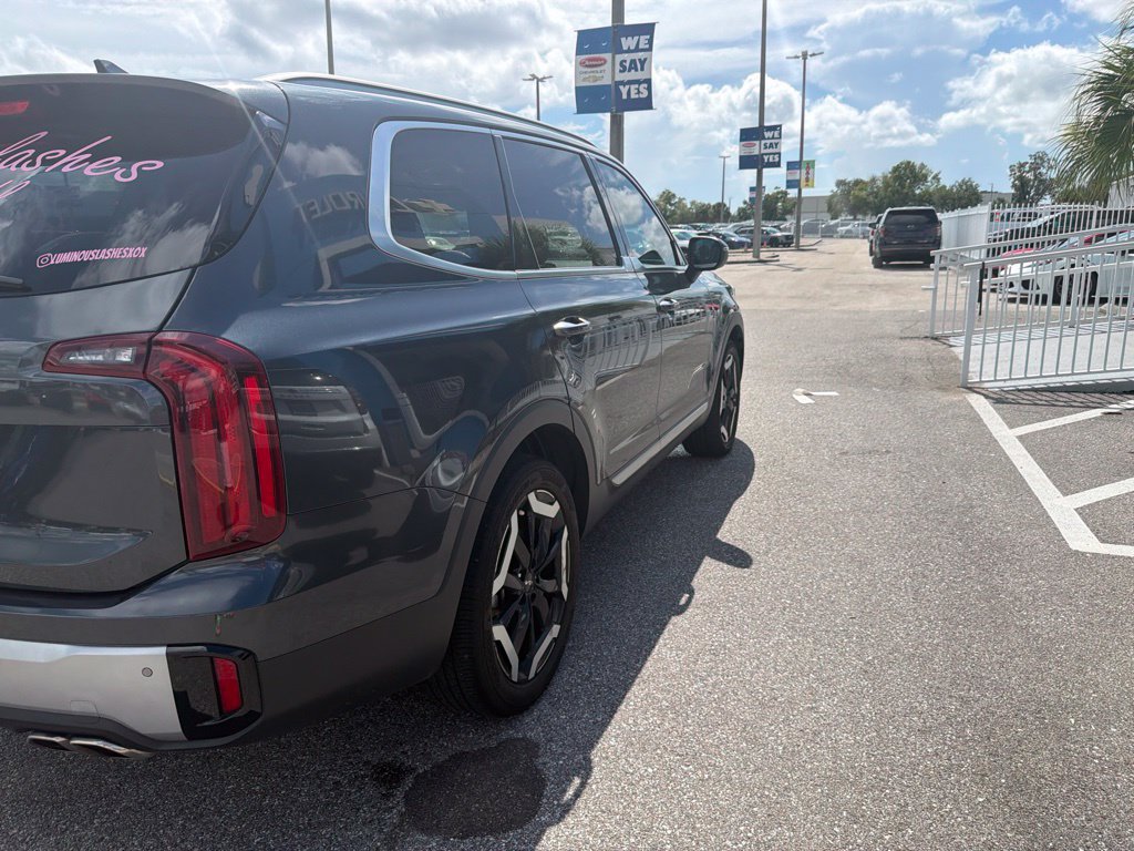 Used 2024 Kia Telluride S w/ S Sunroof Package FWD image 9