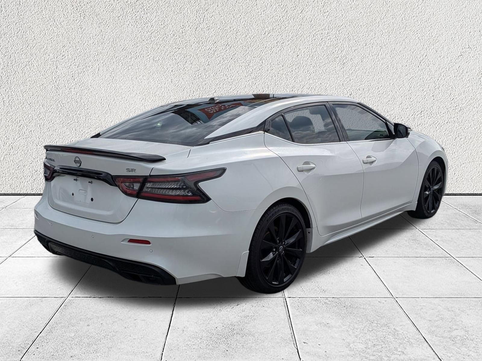 Used 2023 Nissan Maxima SR w/ Sport Mat Group FWD image 3