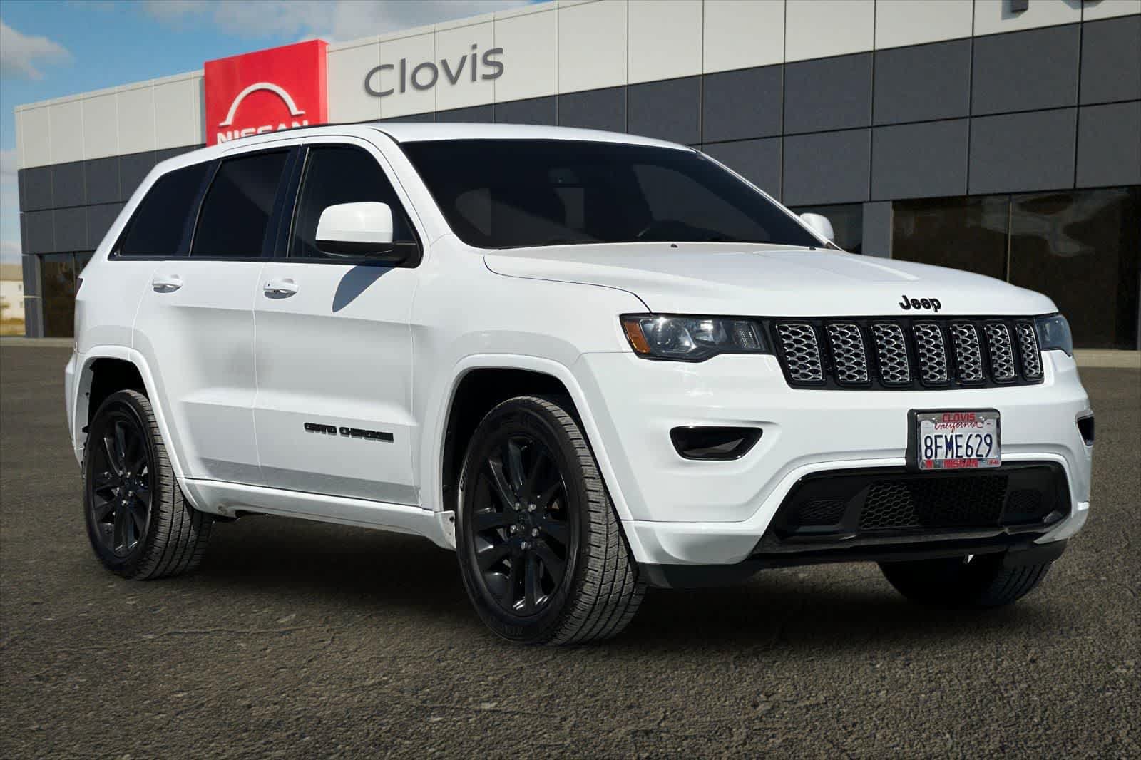 Used 2018 Jeep Grand Cherokee Altitude RWD image 10