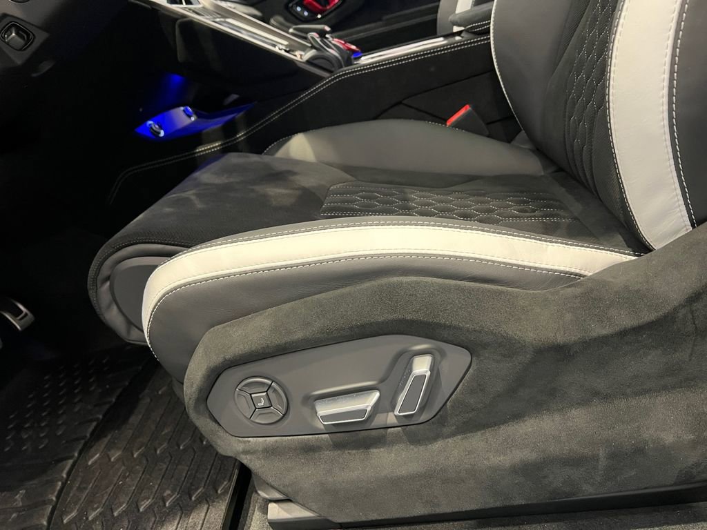 Used 2024 Lamborghini Urus Performante image 18