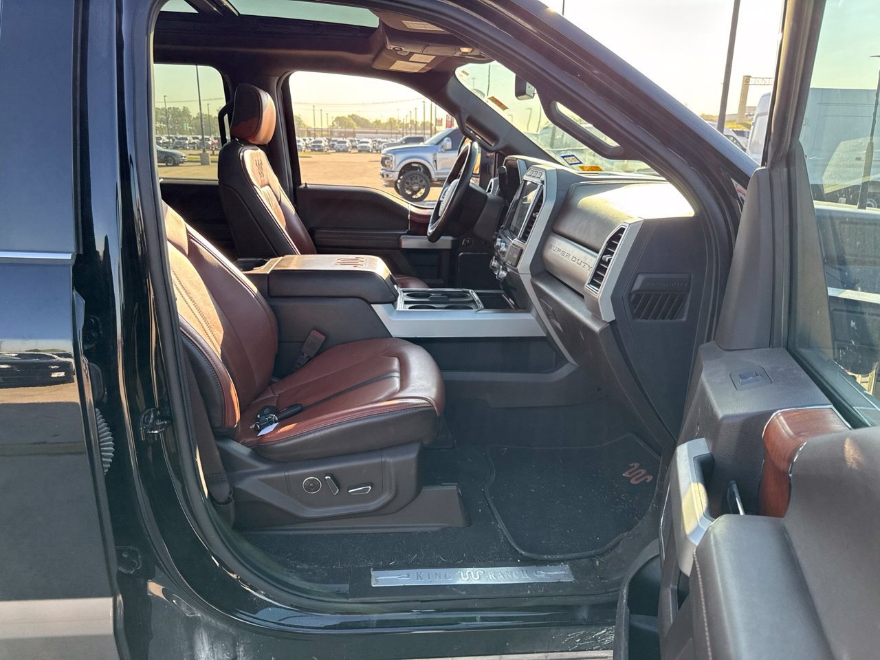 Used 2022 Ford F250 King Ranch w/ King Ranch Ultimate Package AWD/4WD image 13