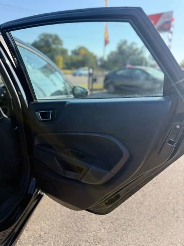 Used 2014 Ford Fiesta SE image 8