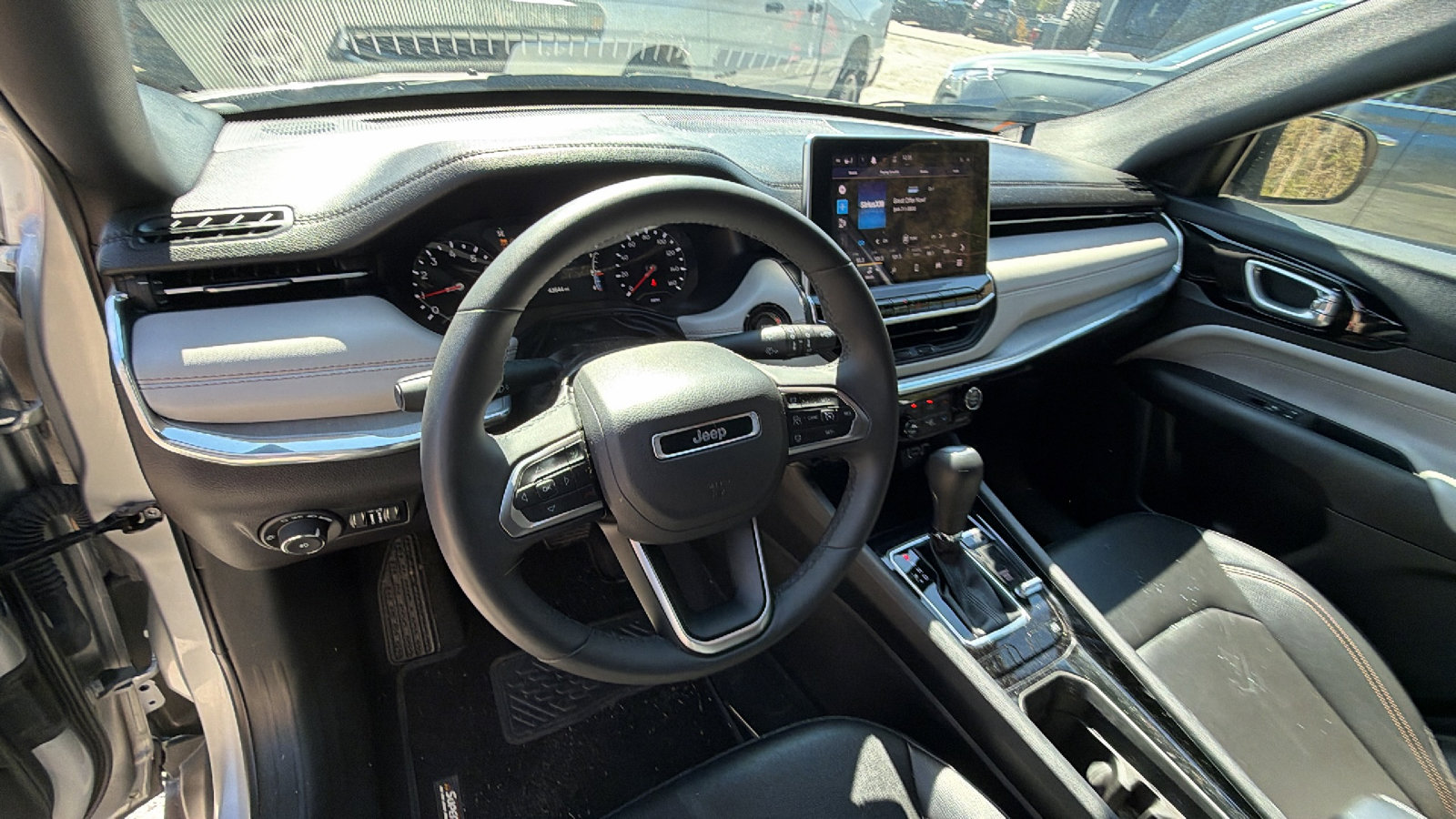 Used 2024 Jeep Compass Limited image 24