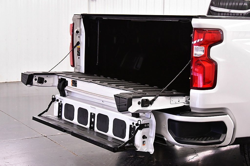 Used 2023 Chevrolet Silverado 1500 High Country w/ High Country Premium Package image 15