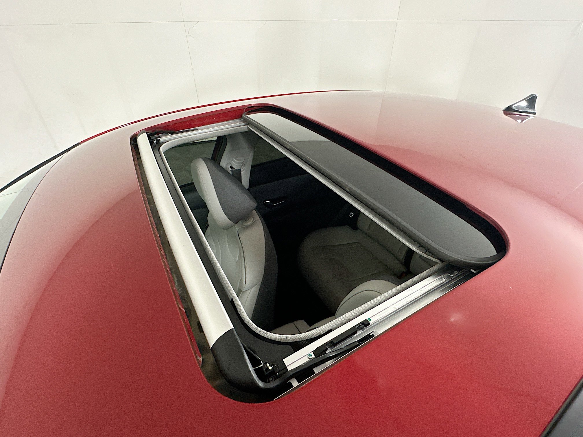 Used 2023 Hyundai Elantra Limited w/ Preferred Accessory Package image 26