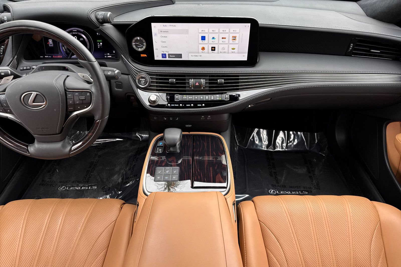 Certified 2023 Lexus LS 500h AWD w/ Luxury Package image 15