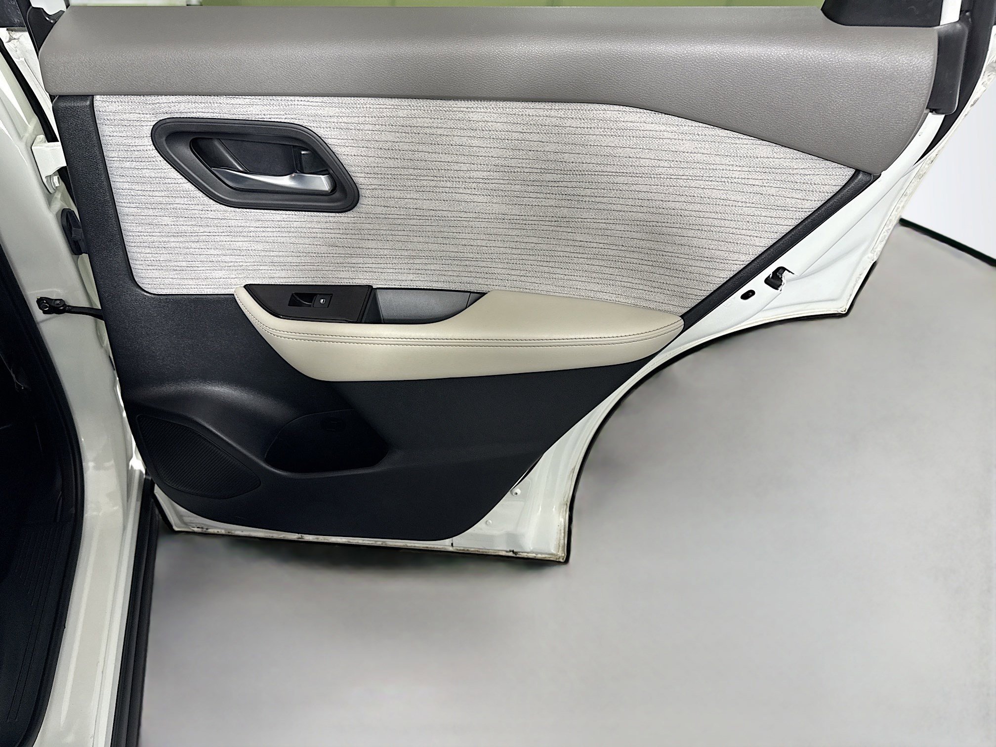 Used 2023 Nissan Rogue SV FWD image 28