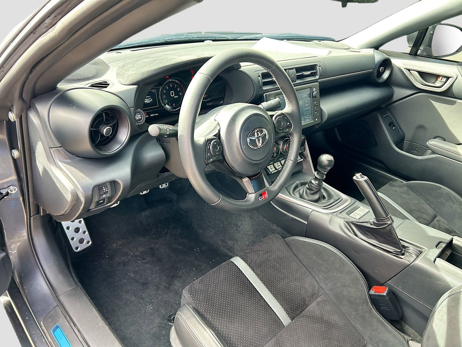 Used 2025 Toyota GR86 Premium w/ ALL Weather Mat Package (TMS) RWD image 9