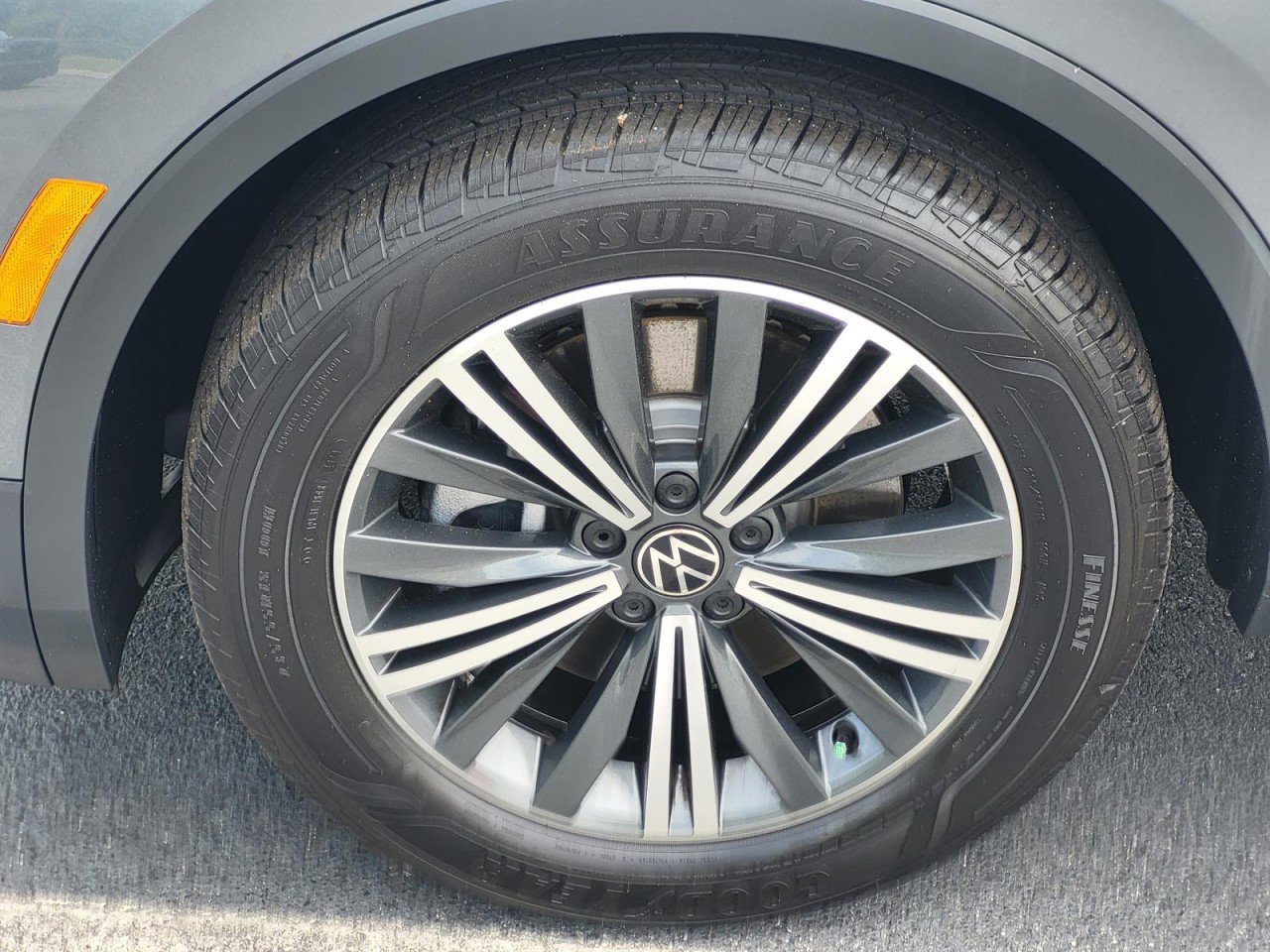 Used 2024 Volkswagen Tiguan Wolfsburg Edition image 9