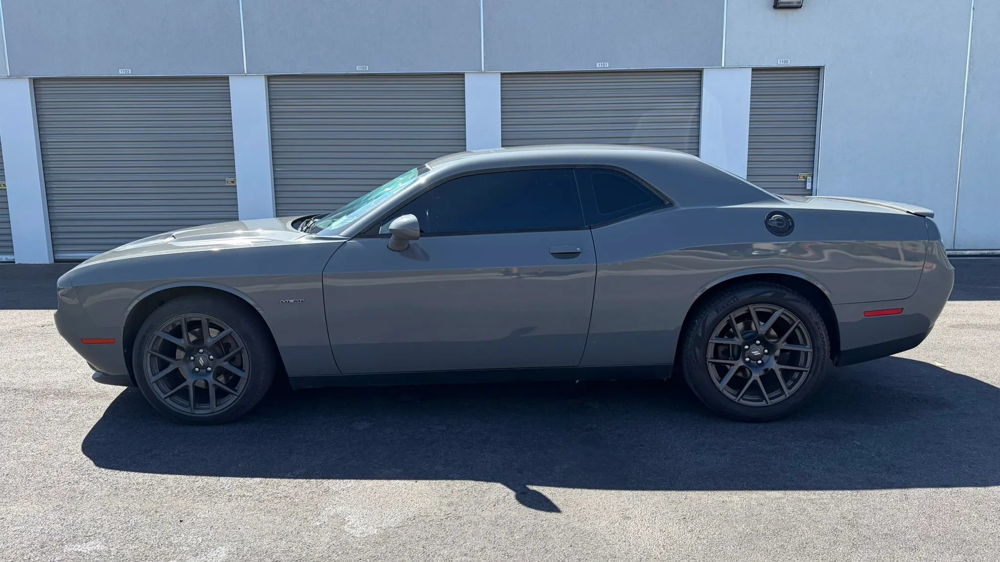 Used 2017 Dodge Challenger R/T RWD image 2