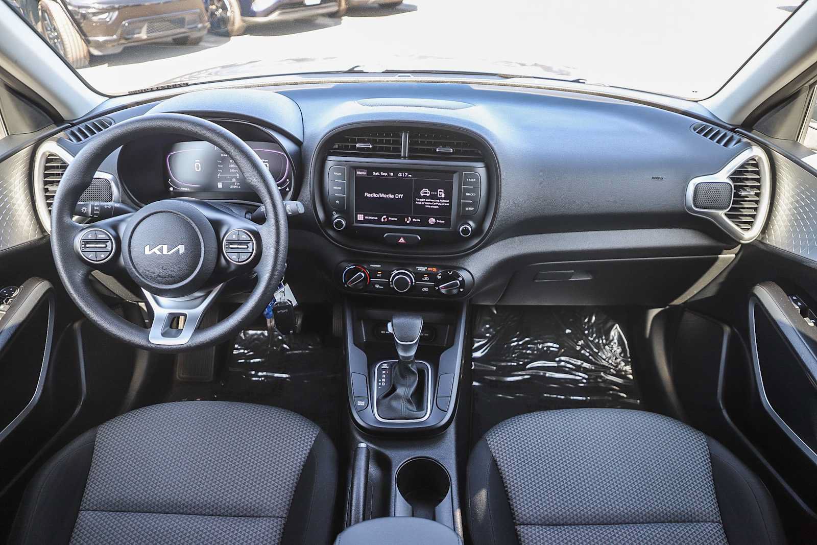 Used 2023 Kia Soul LX FWD image 14