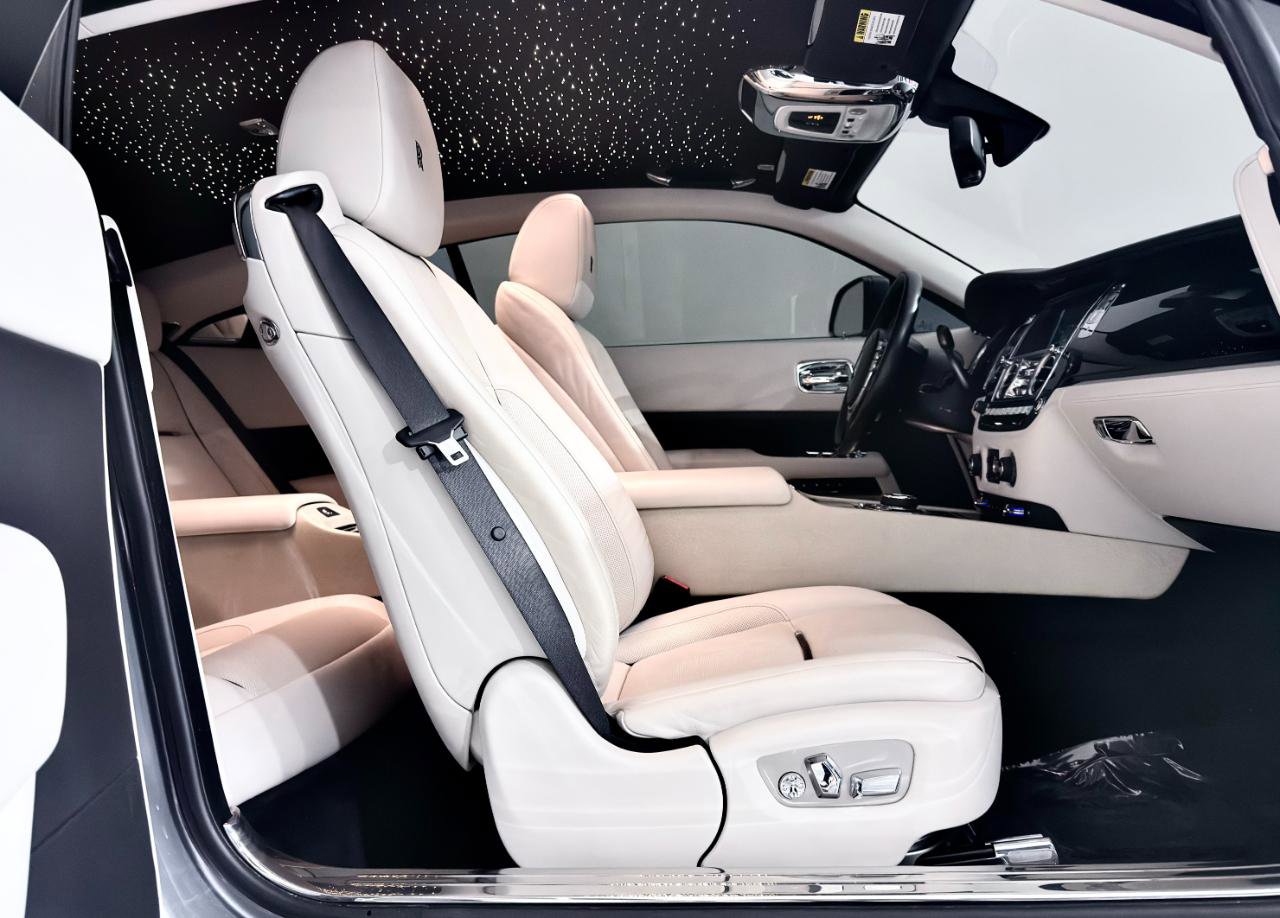Used 2015 Rolls-Royce Wraith image 32