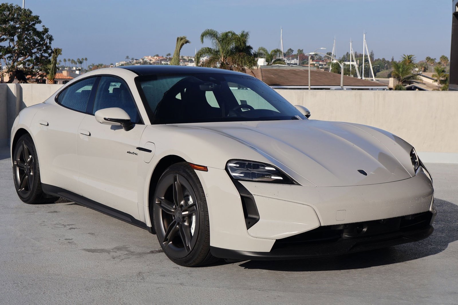 New 2025 Porsche Taycan Turbo image 7