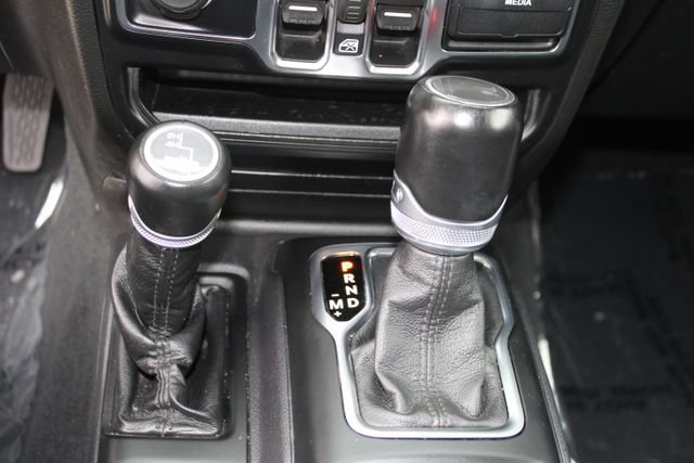 Used 2022 Jeep Wrangler Unlimited Sahara AWD/4WD image 16