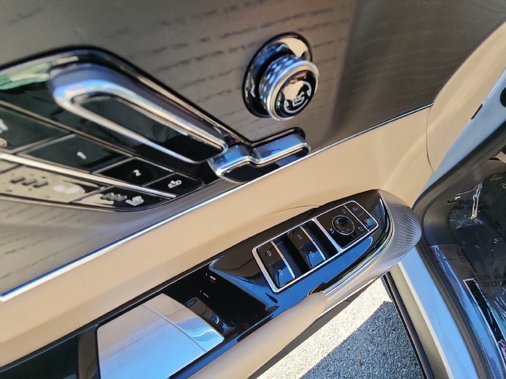Certified 2026 Cadillac Lyriq Signature Luxury w/ Nappa Leather Package AWD/4WD image 37
