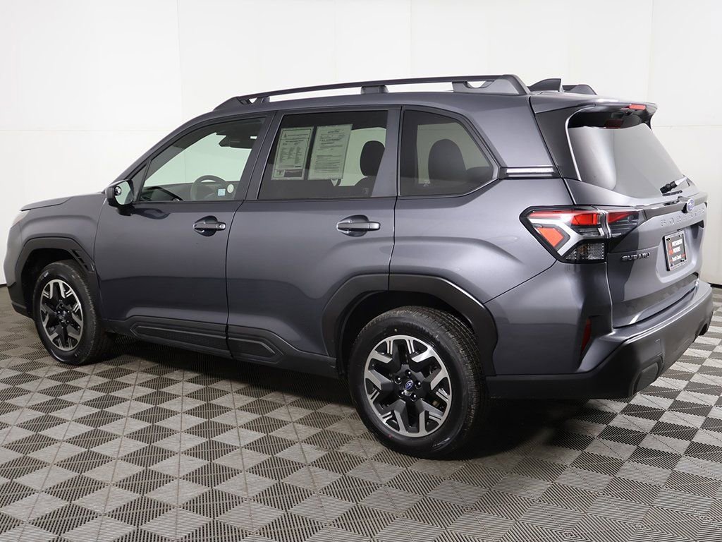 Used 2025 Subaru Forester Premium image 13