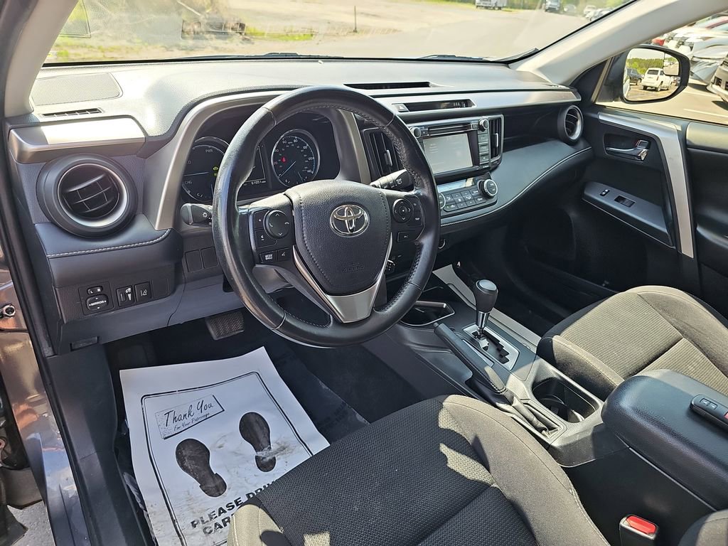 Used 2018 Toyota RAV4 XLE AWD/4WD image 20