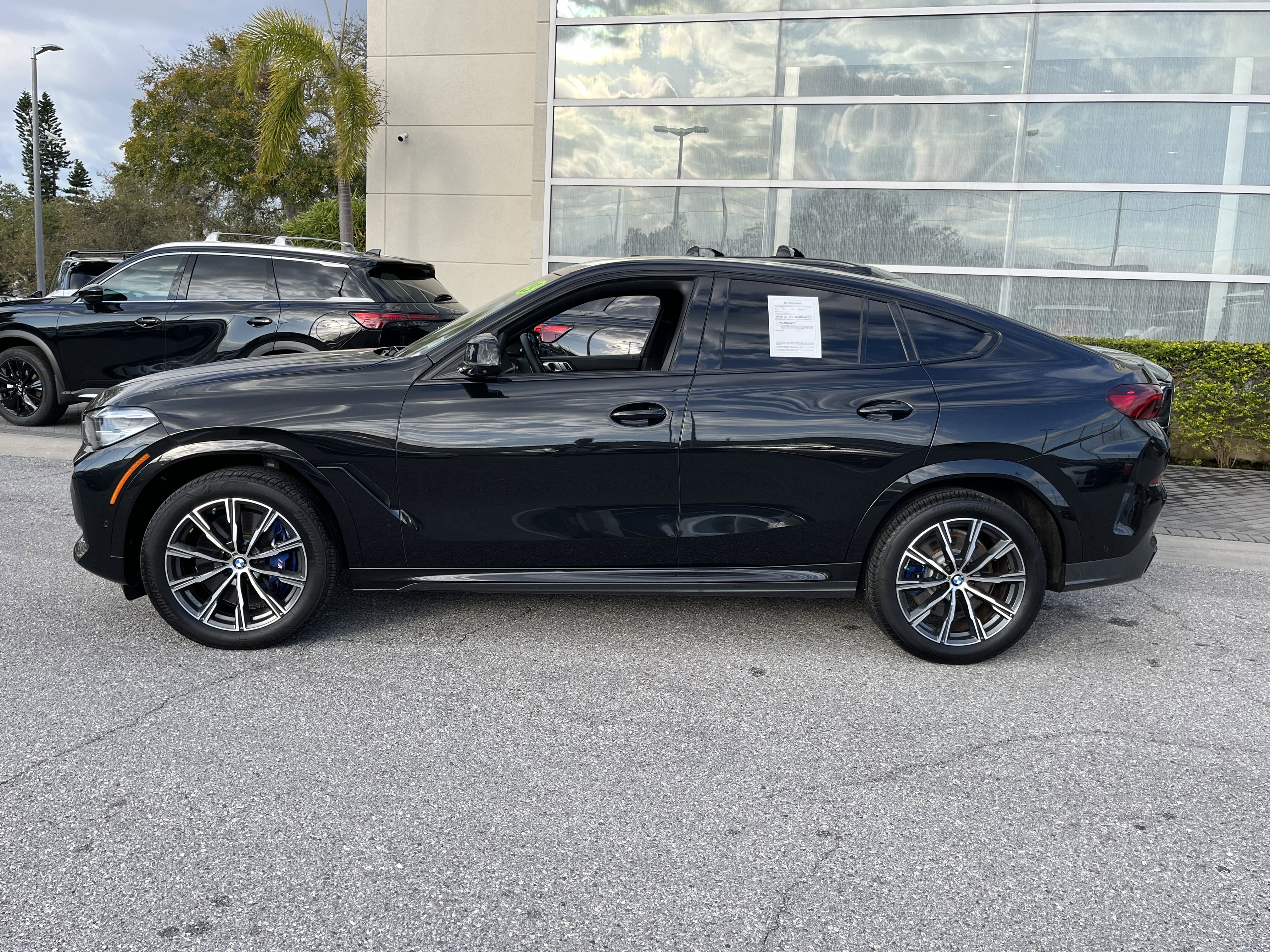 Used 2023 BMW X6 M50i w/ Climate Comfort Package image 6
