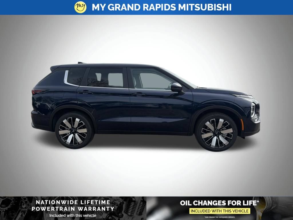 New 2026 Mitsubishi Outlander SE AWD/4WD image 4