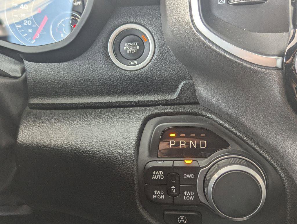 Used 2025 RAM 1500 Big Horn AWD/4WD image 31