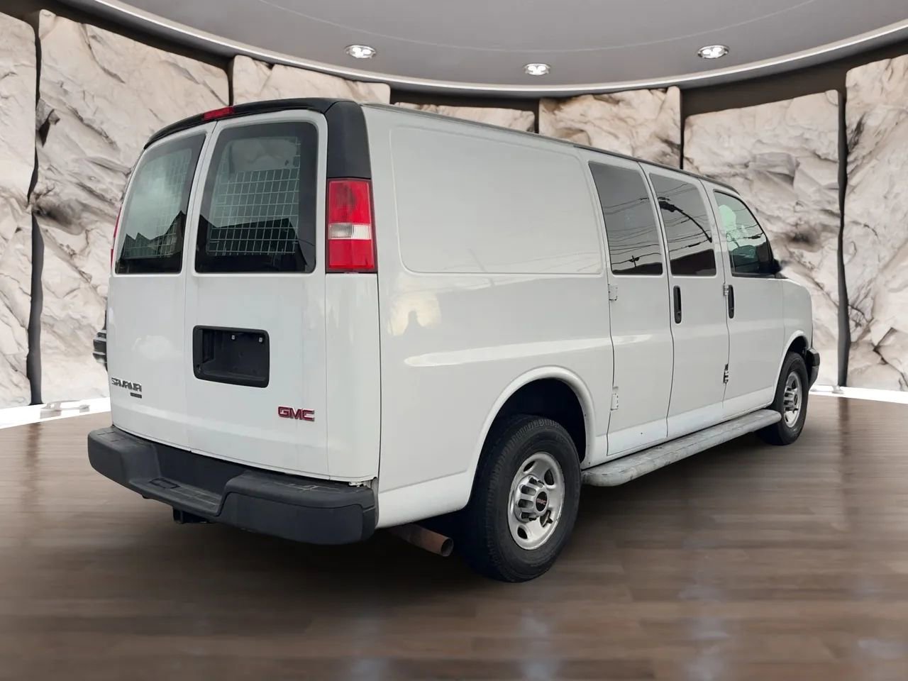 Used 2016 GMC Savana 2500 RWD image 8