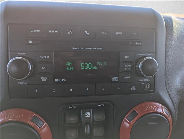 Used 2015 Jeep Wrangler Unlimited Sahara w/ Connectivity Group image 11