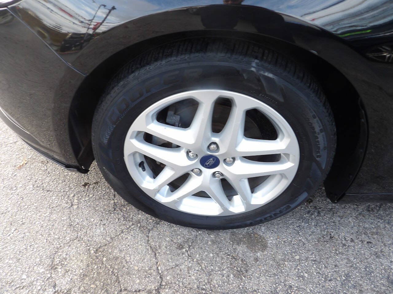 Used 2016 Ford Fusion SE FWD image 5