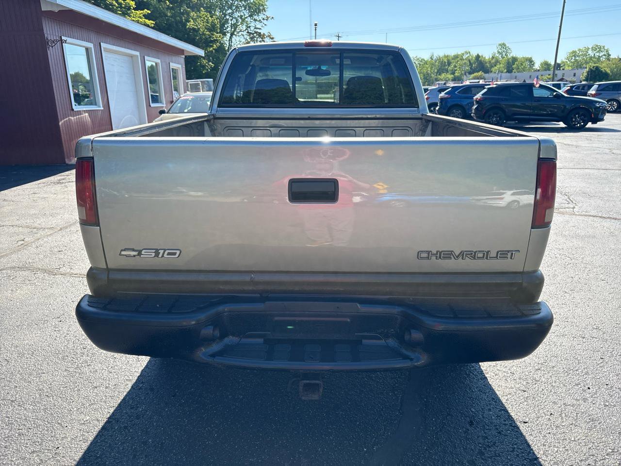 Used 2002 Chevrolet S10 Pickup LS w/ LS Preferred Equipment Group AWD/4WD image 4
