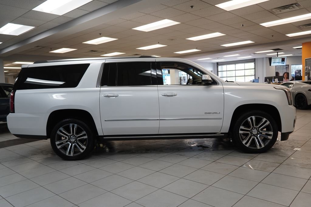 Used 2020 GMC Yukon XL Denali w/ Denali Ultimate Package AWD/4WD image 15